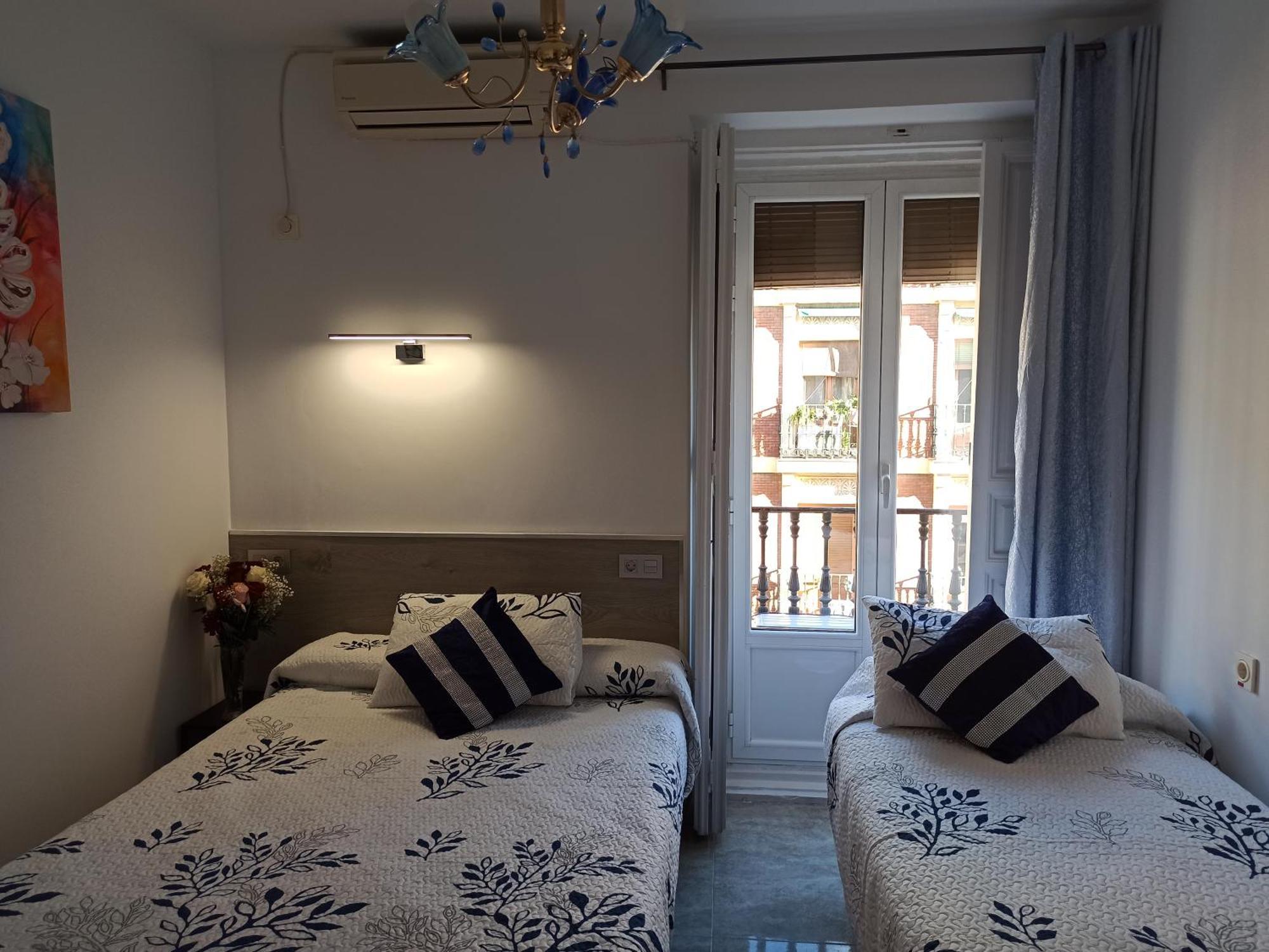 Hostal Huespedes Toledo Madrid Exterior photo