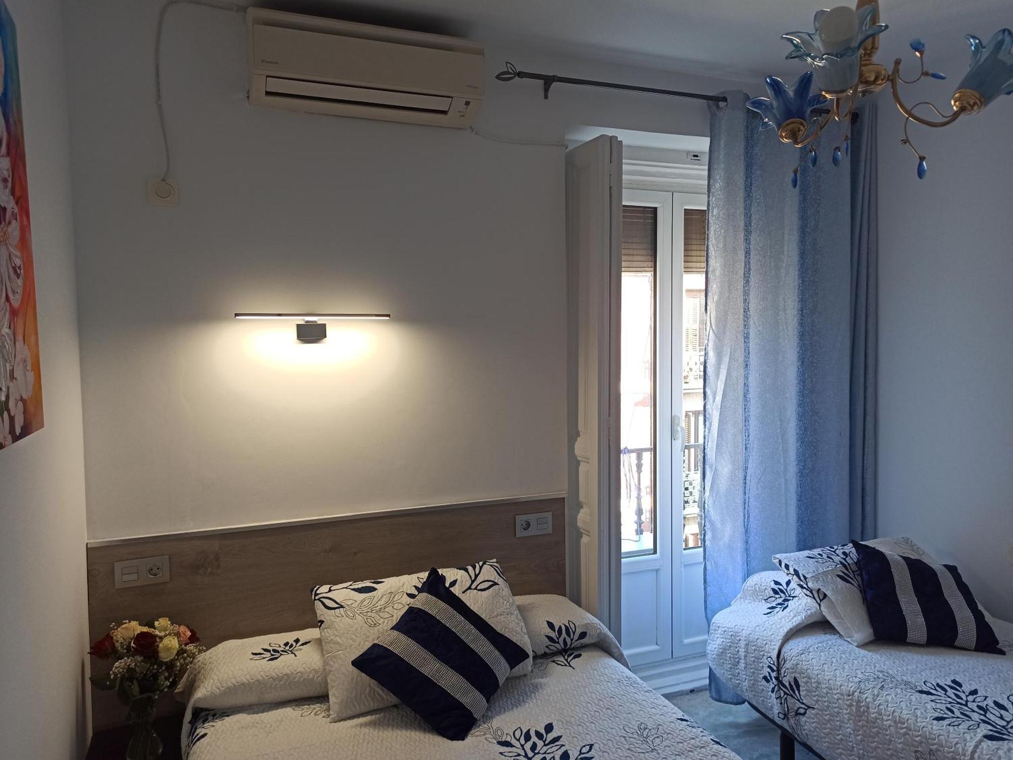 Hostal Huespedes Toledo Madrid Exterior photo