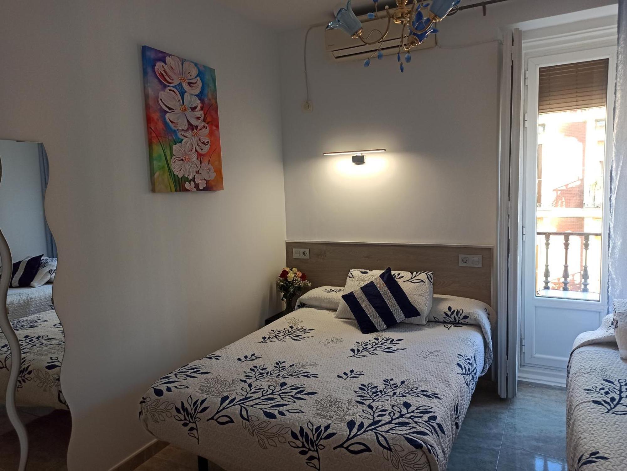 Hostal Huespedes Toledo Madrid Exterior photo